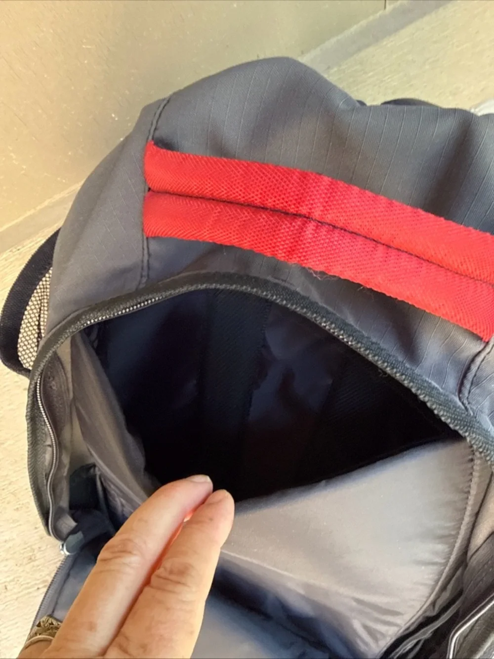 Samsonite Unisex Charcoal Grey, Cream & Red Laptop Backpack Travel Work School